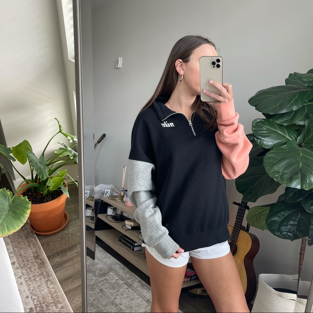 NIKE Black Pink & Gray Hoodie 💓🖤
